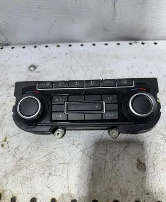 Volkswagen Golf VI Climate control unit 5K0907044AJ SW0303 5HB00974620
