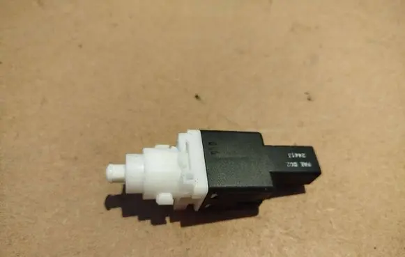 Alfa Romeo 159 Brake pedal sensor switch 24413 FAEC02