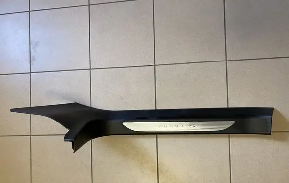 Tesla Model S Front sill trim cover 103039300C 1030393
