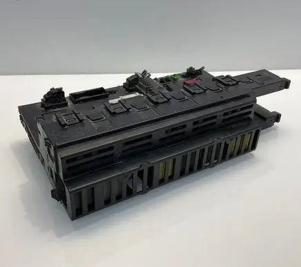 Mercedes-Benz E W211 SAM control unit 2115452101 5DK00804750 A2115452101