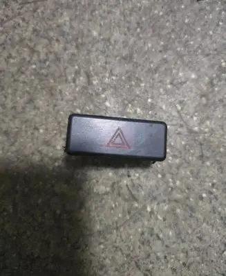BMW 5 E39 Hazard light switch 8350947