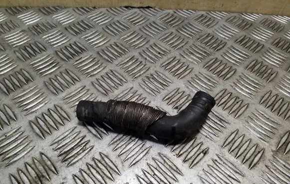 Audi Q7 4L Engine coolant pipe/hose 7L8121070S