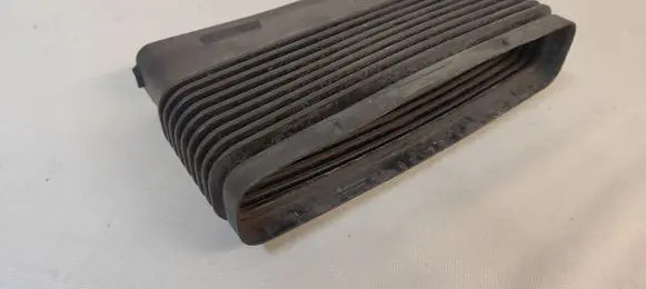 Audi Q7 4M Air intake duct part 4M0129510D