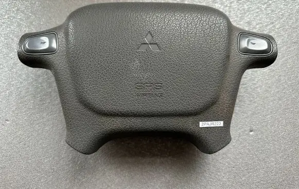 Mitsubishi Pajero Steering wheel airbag MR721287