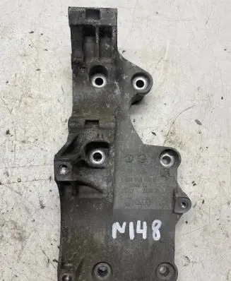Skoda Octavia Mk2 (1Z) Generator/alternator bracket 03G903143A