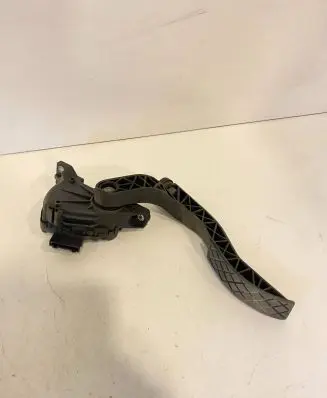 Audi A4 S4 B7 8E 8H Accelerator throttle pedal 8E1723523G