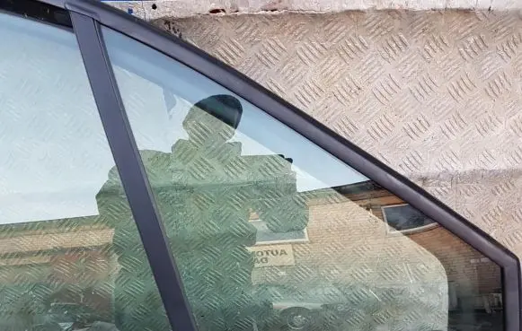 Renault Scenic II - Grand scenic II Front door vent window glass four-door 
