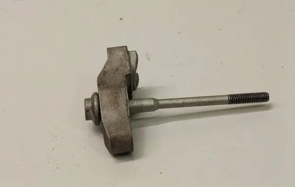 Audi A6 S6 C7 4G Fuel Injector clamp holder 059216J