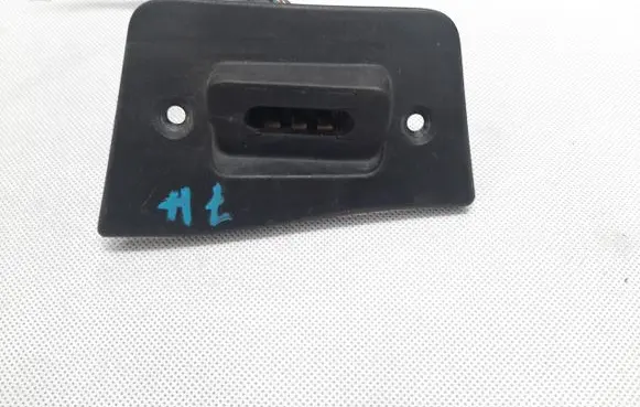 Volkswagen Transporter - Caravelle T5 Sliding door lock loop/hook striker 7H0907498A