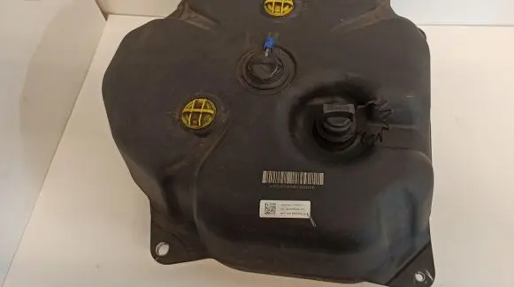 Mercedes-Benz E AMG W212 AdBlue liquid reservoir A2124700200