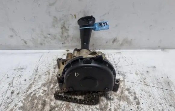Volkswagen Golf VI Oil pump 03F115105D