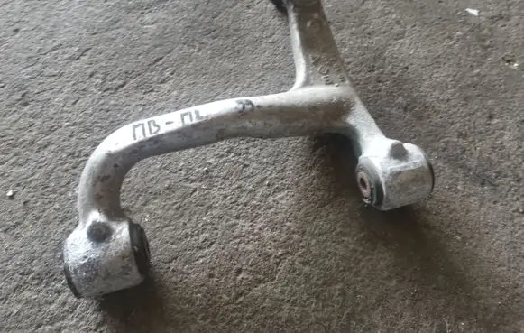 Mercedes-Benz ML W163 Rear upper control arm/wishbone 1633520401
