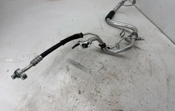 Chevrolet Camaro Air conditioning (A/C) pipe/hose 23228913 84341885 1534980