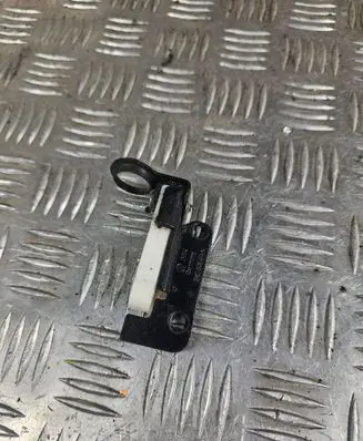 Volkswagen Caddy Sliding door check strap stopper 2K0843414A