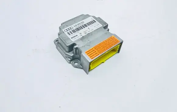 Audi TT TTS Mk2 Airbag control unit/module 8J0959655 0285001795