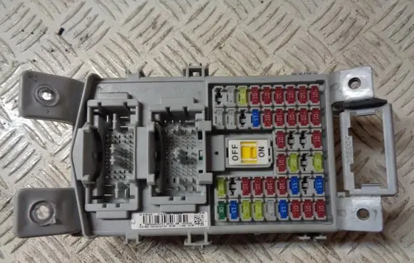 Hyundai i20 (GB IB) Fuse module 91950C8600