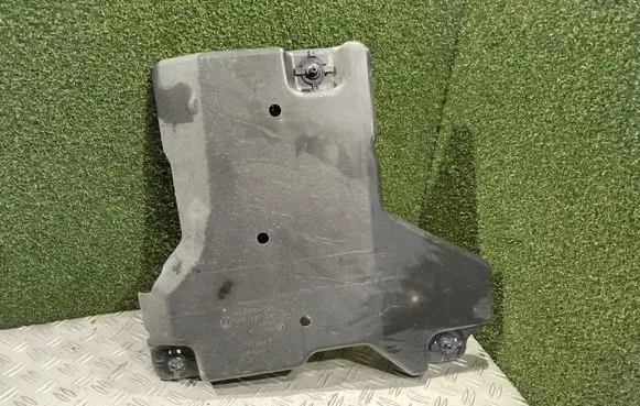 Volkswagen Crafter Center/middle under tray cover 2N0131331A 2N0131331