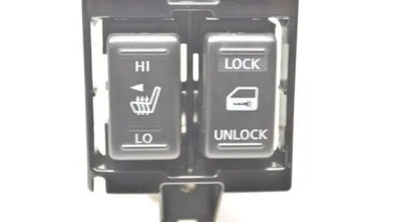 Nissan X-Trail T31 Seat heating switch 