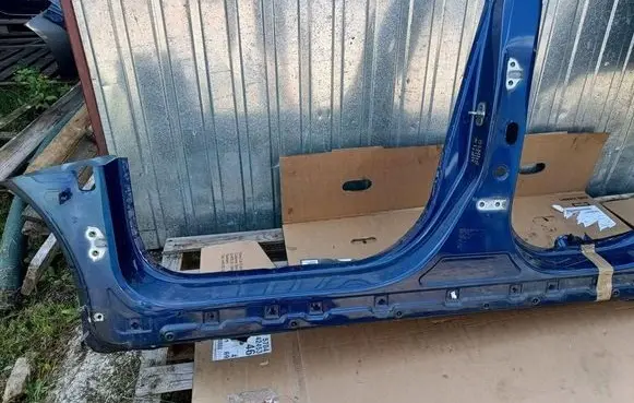 Opel Crossland X Pillar (middle) 
