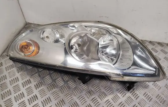 Opel Movano B Headlight/headlamp 17064601