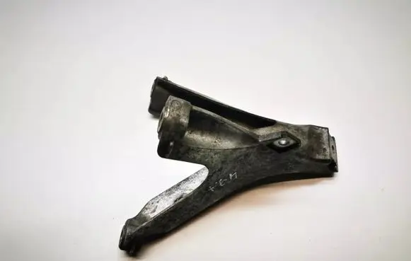 Audi A4 S4 B7 8E 8H Engine mounting bracket 8E0199308 8E0199308AR 889900221
