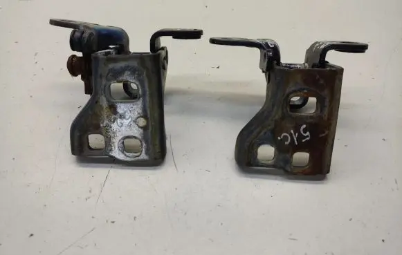 Front door hinge set
