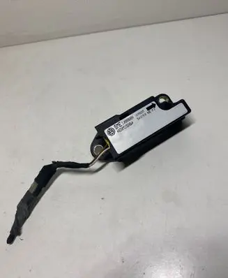 Volkswagen PASSAT B5 Airbag deployment crash/impact sensor 1J0909606N 5WK90205
