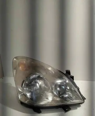 Toyota Corolla Verso E121 Headlight/headlamp