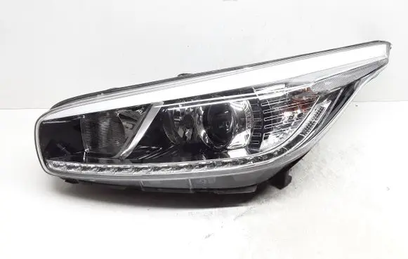 KIA Ceed Headlight/headlamp 92101A2250