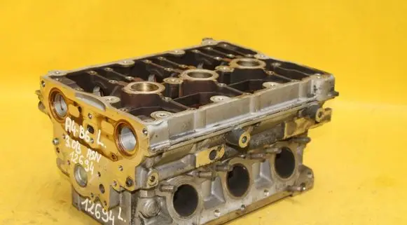 Audi A4 S4 B6 8E 8H Engine head 06C103373F