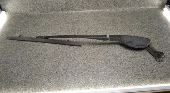 BMW 5 E39 Front wiper blade arm 8361744