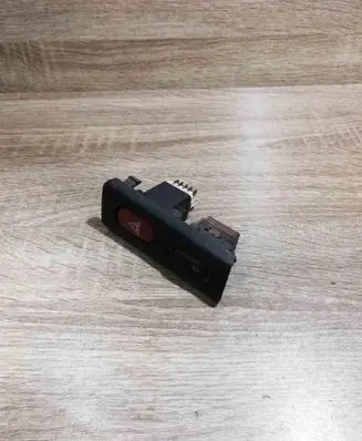 Ford Mondeo MK II Hazard light switch 622955