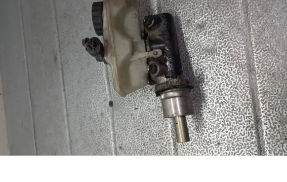 Volkswagen Polo III 6N 6N2 6NF Master brake cylinder