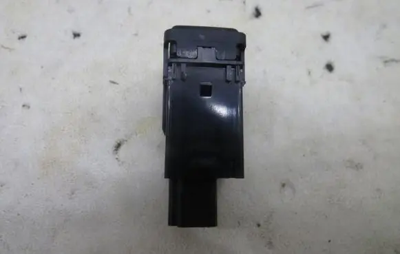Nissan X-Trail T32 Parking (PDC) sensor switch 89CLA