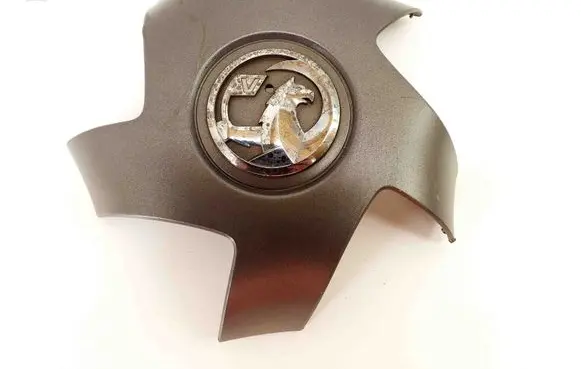 Opel Astra J R20 wheel hub/cap/trim 13361801 13361802
