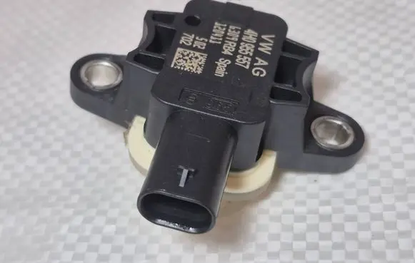 Audi A1 Airbag deployment crash/impact sensor 4H0955557 6309RB4 120411
