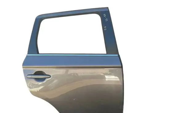 Mitsubishi Outlander Rear door