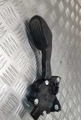 Toyota Land Cruiser (J150) Accelerator throttle pedal 7811060110 1988009361
