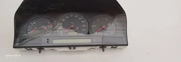 Volvo S70 V70 V70 XC Speedometer (instrument cluster) 9451530 9472523