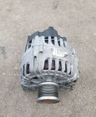 Renault Captur Generator/alternator 231007842R 2116091519