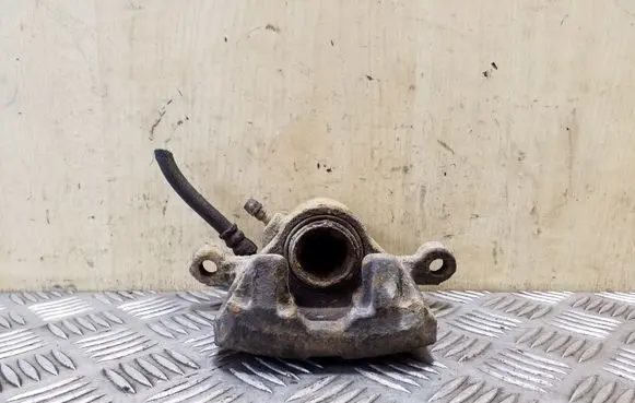 Opel Frontera B Rear brake caliper