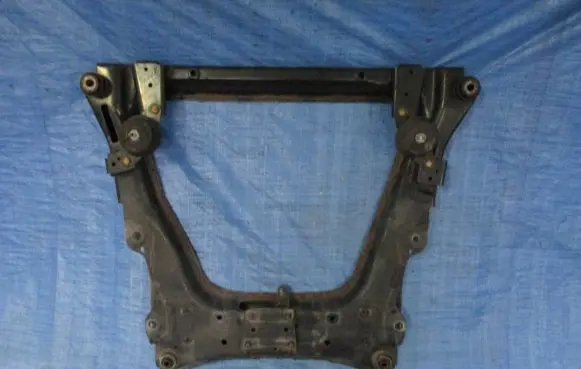 Nissan Qashqai Front axle beam 