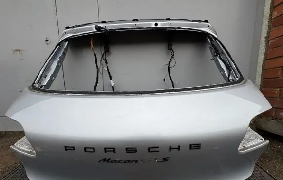 Porsche Macan (95B) Tailgate/trunk/boot lid 95B827123