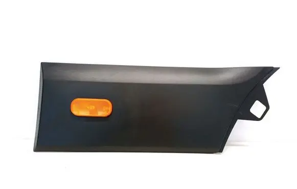 Fender trim (molding)