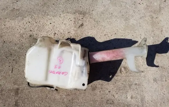 Mitsubishi Grandis Windshield washer fluid reservoir/tank HLC37053