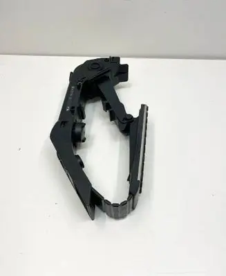 Mercedes-Benz SL R230 Accelerator throttle pedal A2303000804 A2033010001