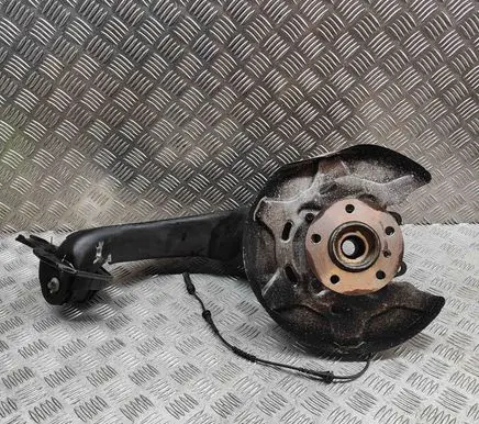 BMW X2 F39 Rear wheel hub 6898964