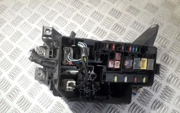Toyota RAV 4 (XA30) Fuse box set 8266242270 9043xa1