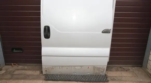 Opel Vivaro Side sliding door 7751472219 3259
