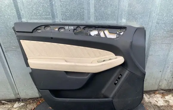 Mercedes-Benz GLE (W166 - C292) Front door card panel trim 